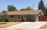 Building Photo - Cute 3 Bed with large fenced yard and garage! Great location in Boulder!