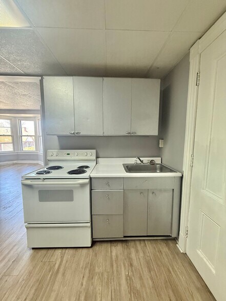 Building Photo - 7 Balsam Ave