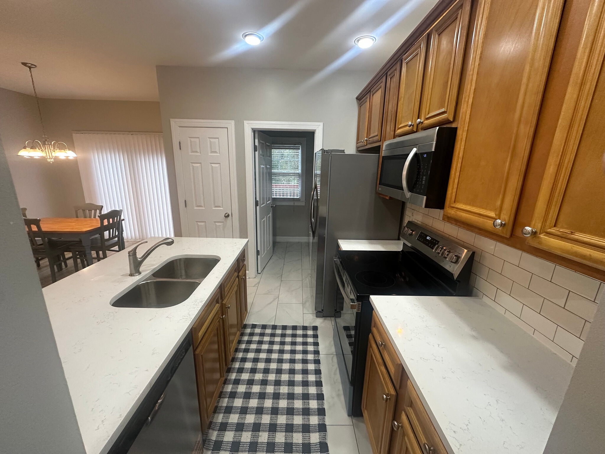Building Photo - Room in Single Family Home on Godfrey Dr NW
