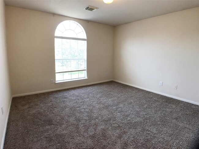 Building Photo - 6323 Sunset Cove Ln