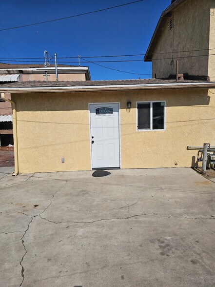 Primary Photo - 2558 Southern Ave