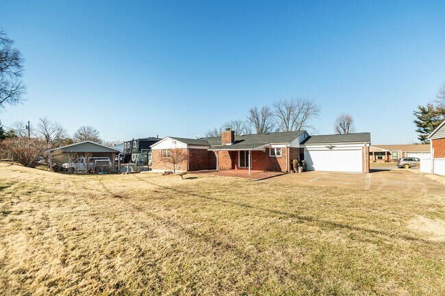 Building Photo - Beautiful 4 Bedroom 3 Bathroom South County Home