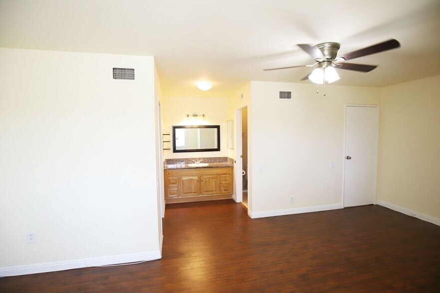 Building Photo - 16317 Sierra Ridge Way