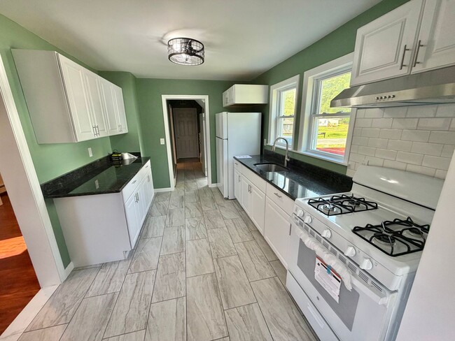 Building Photo - FOR RENT: Charming Remodeled Arts & Crafts Home in Monticello