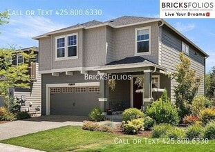 Building Photo - Captivating 5-Bedroom Home with Exceptional Features in Port Orchard.