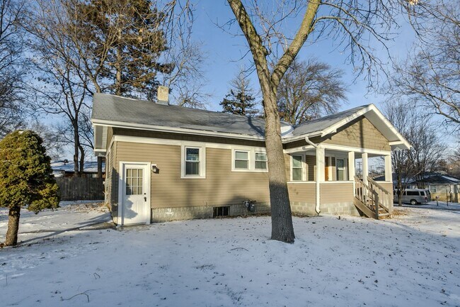 Building Photo - 4859 Calvert St