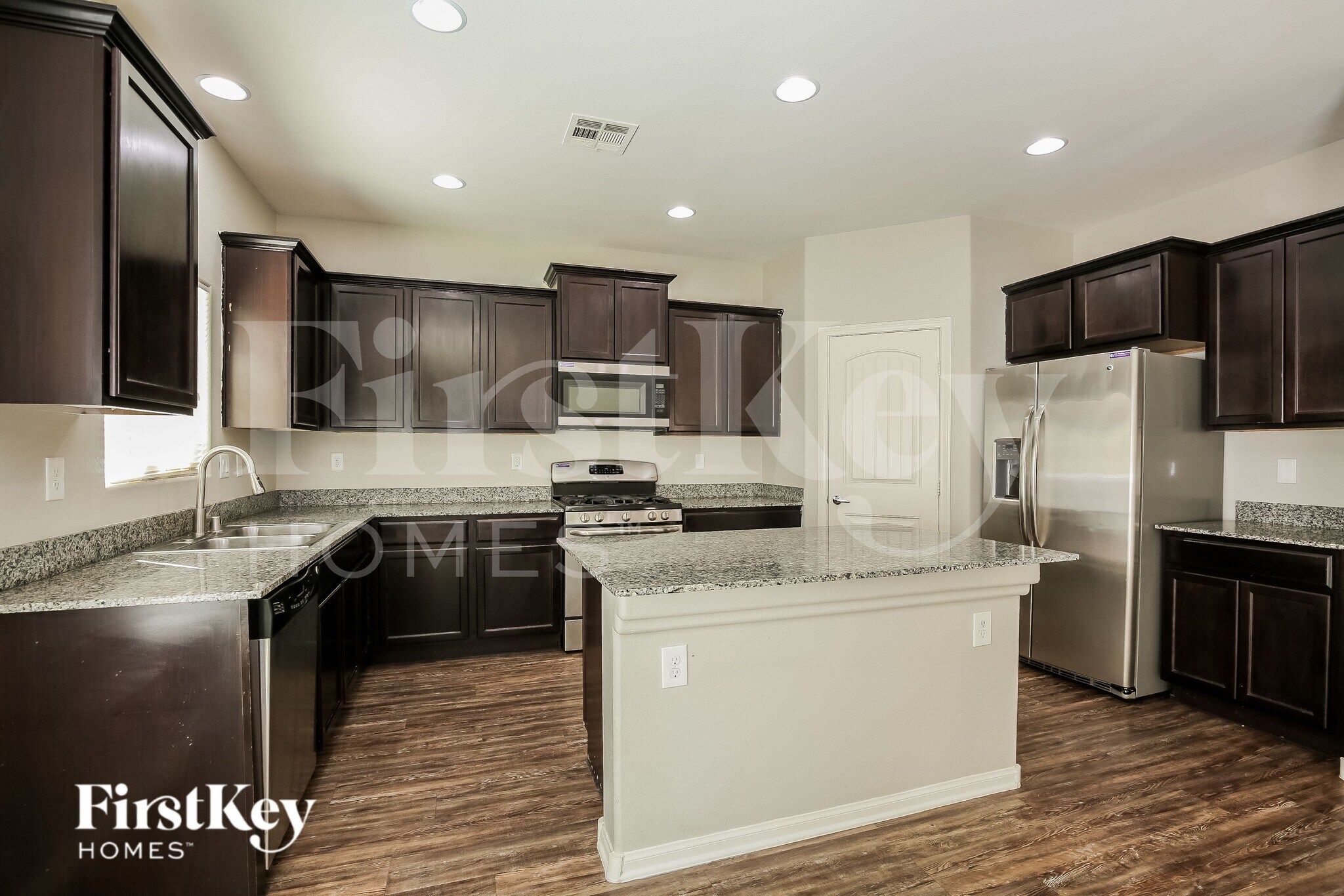 Building Photo - 6137 River Belle St