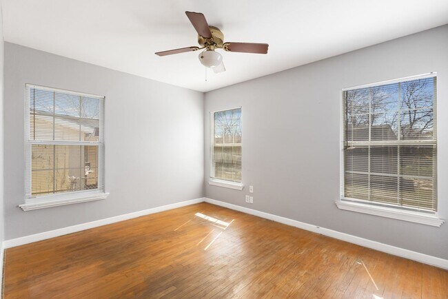 Building Photo - 210 Dryden Dr