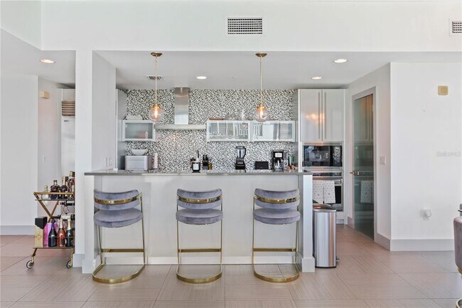 Building Photo - 260 S Osceola Ave