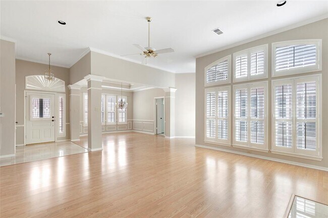 Building Photo - 3306 Redwood Lake Dr