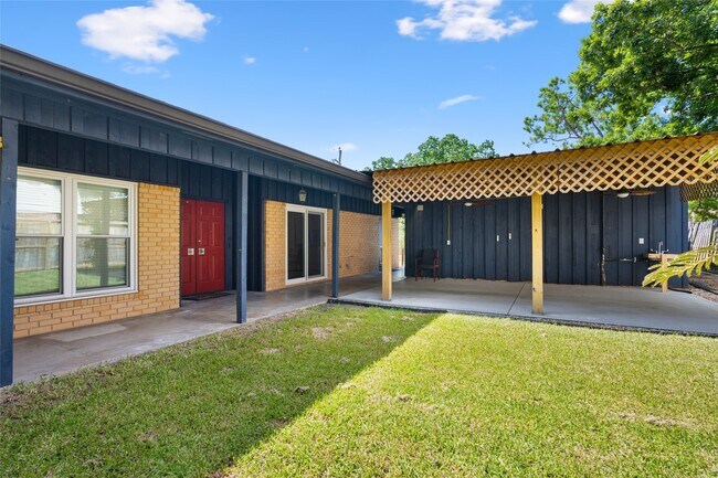 Building Photo - 3808 Avenue O