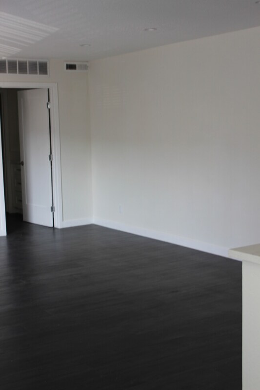 Building Photo - 2350 S Bentley Ave
