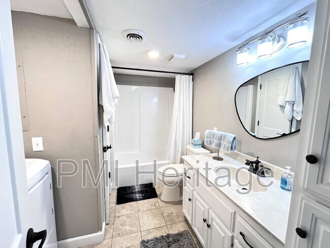 Building Photo - 26 Melinda Ln