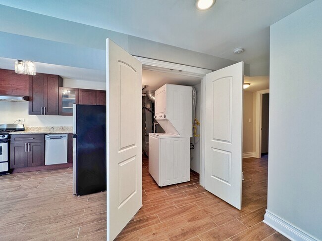 Building Photo - 517 S Campbell Ave