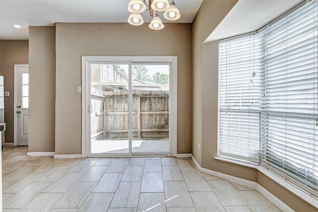 Building Photo - 1515 Sandy Springs Rd