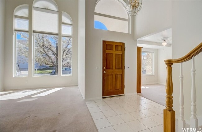 Building Photo - Large 6 Bedroom Home, 3 Car Garage, Gorgeo...