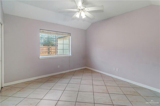Building Photo - 2318 Flushing Meadows Dr