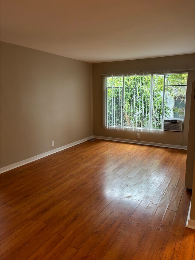 1x1 - Living Area - 1434 15th St