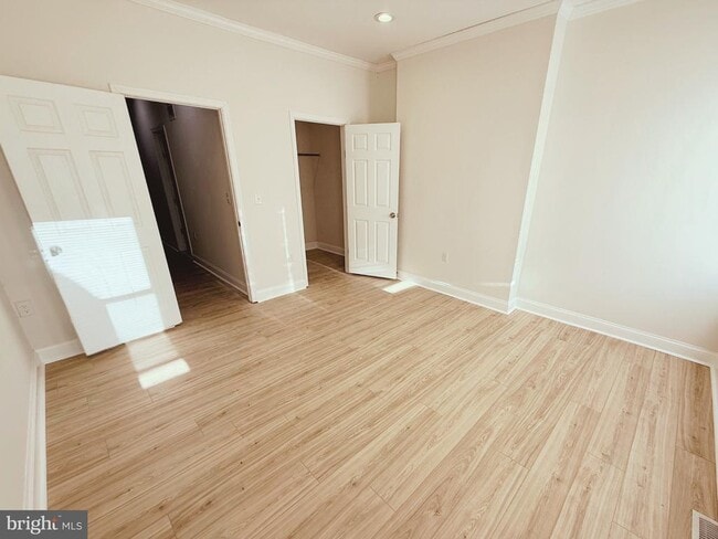 Building Photo - 714 Dolphin St