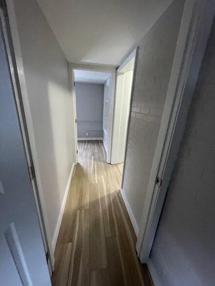 hallway - 919 Pennsylvania Ave