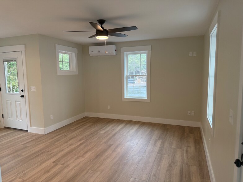 Building Photo - 480 Wareham St