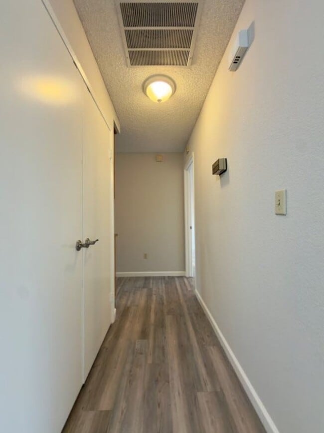 Building Photo - 204 Ashby Pl