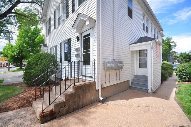 Building Photo - 10 Poquonock Ave