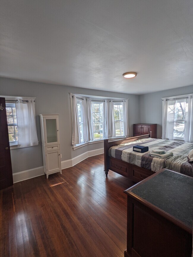 Building Photo - 171 Lincoln St