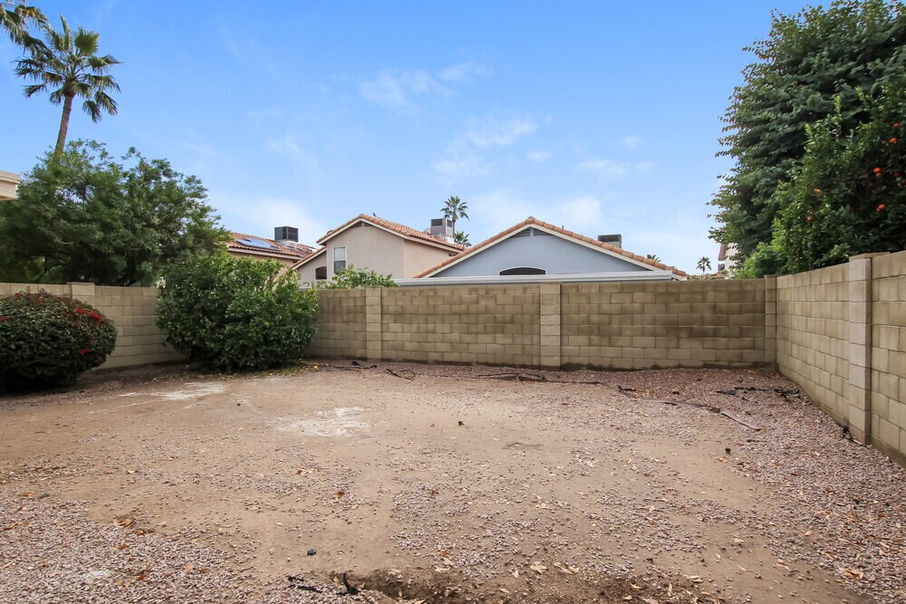 Building Photo - 1249 E Angela Dr