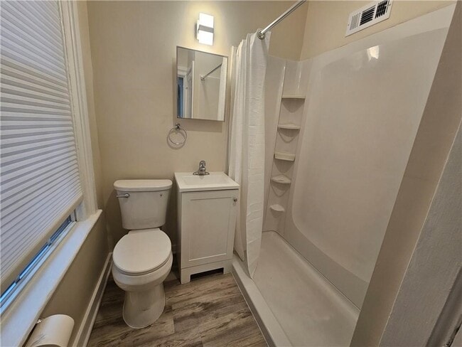 Building Photo - 44 Park Ave