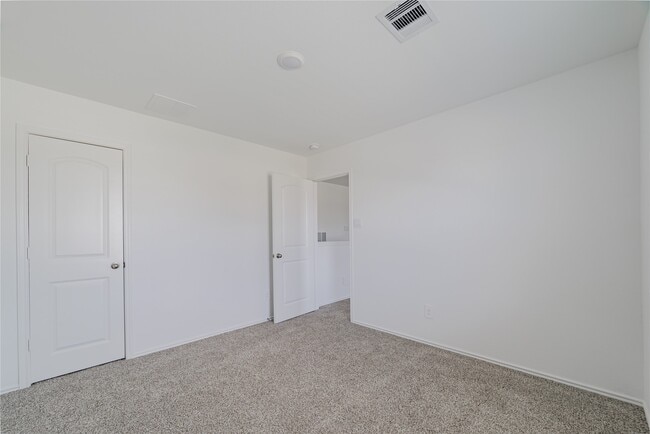 Building Photo - 5619 Simcrest Grove Dr