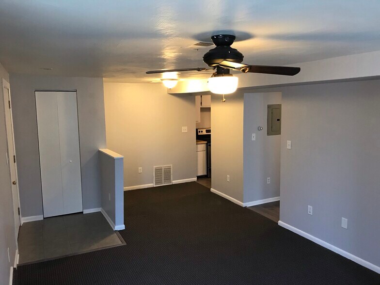 Building Photo - 5857 Curry Rd