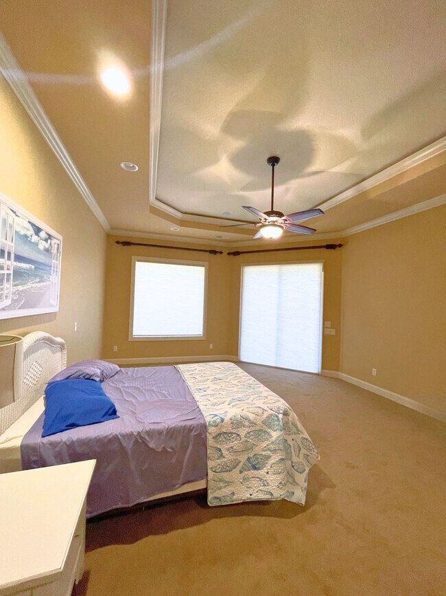Building Photo - Luxury 3BR/3.5BA + Office in Winding River...