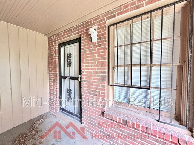 Building Photo - 1379 Ferguson Rd
