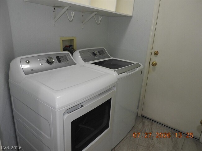 Building Photo - 4533 Chestnut Blaze