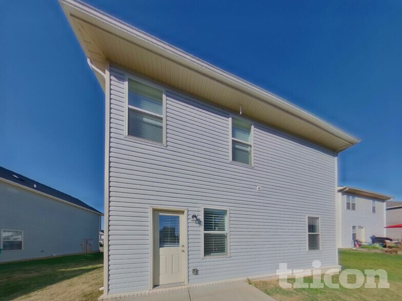 Building Photo - 1041 Lonergan Cir