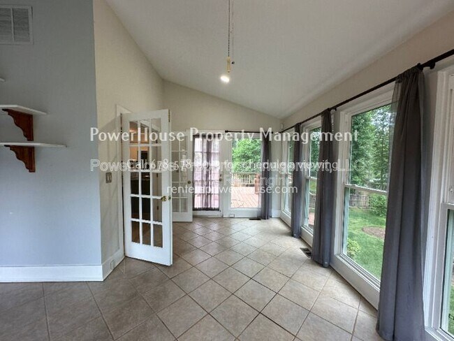 Building Photo - 790 Woodmont Dr