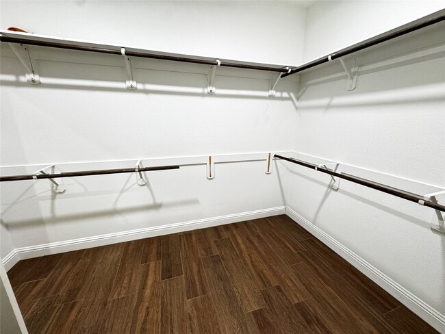 Building Photo - 10430 Dominion Ranch Dr