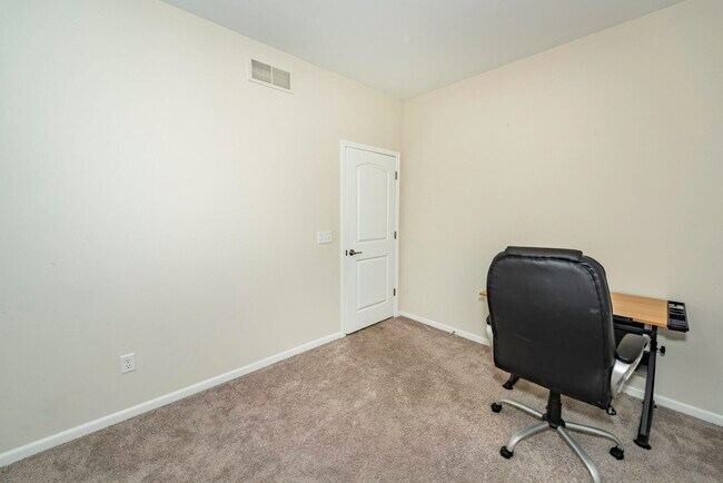 Building Photo - 50236 Amberwood Rd