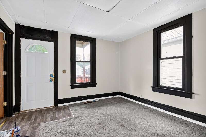 Building Photo - 2210 W Wiswall St
