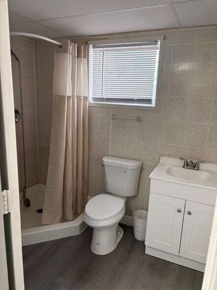 Building Photo - 303 Indian Hills Dr