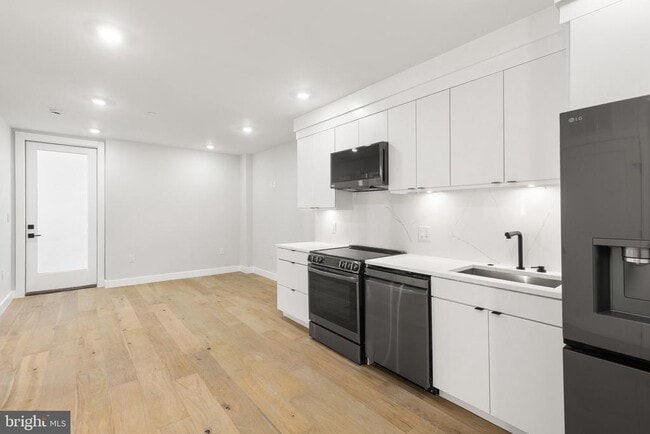 Building Photo - 1208 M St NW