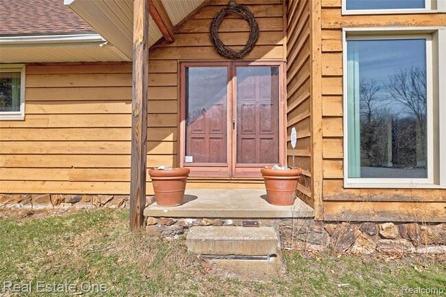 Building Photo - 5307 Metamora Rd