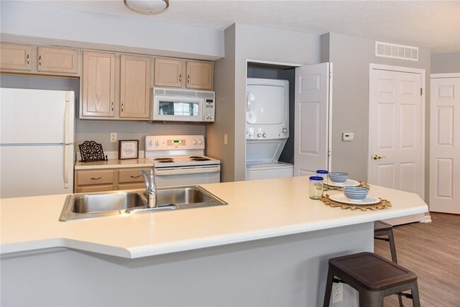 Building Photo - 1104 Hill Park Ct