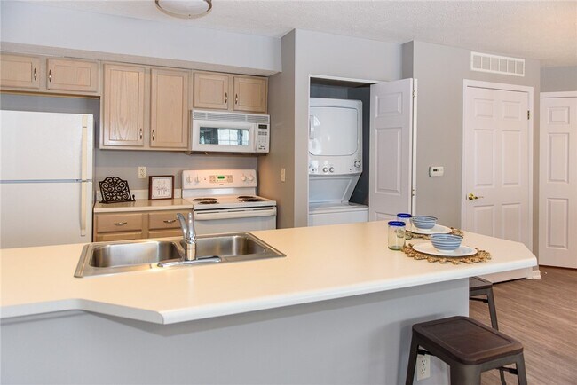 Building Photo - 1408 Hill Park Ct