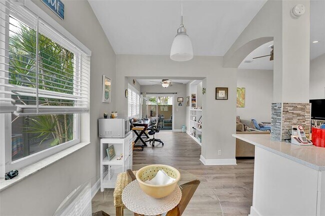 Building Photo - 7917 Travelers Tree Dr