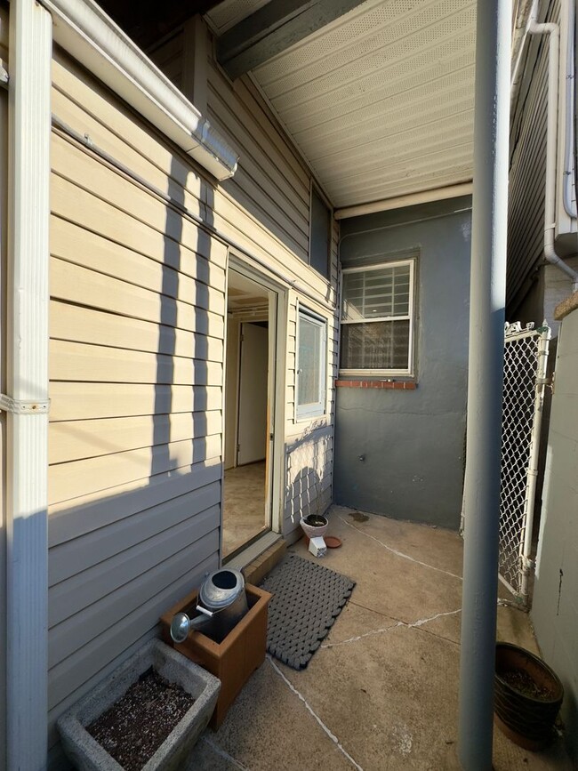 Building Photo - 314 S Collington Ave