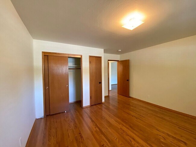 Building Photo - Beautifully Renovated 2-Bedroom Duplex Near Downtown Napa & Fuller Park