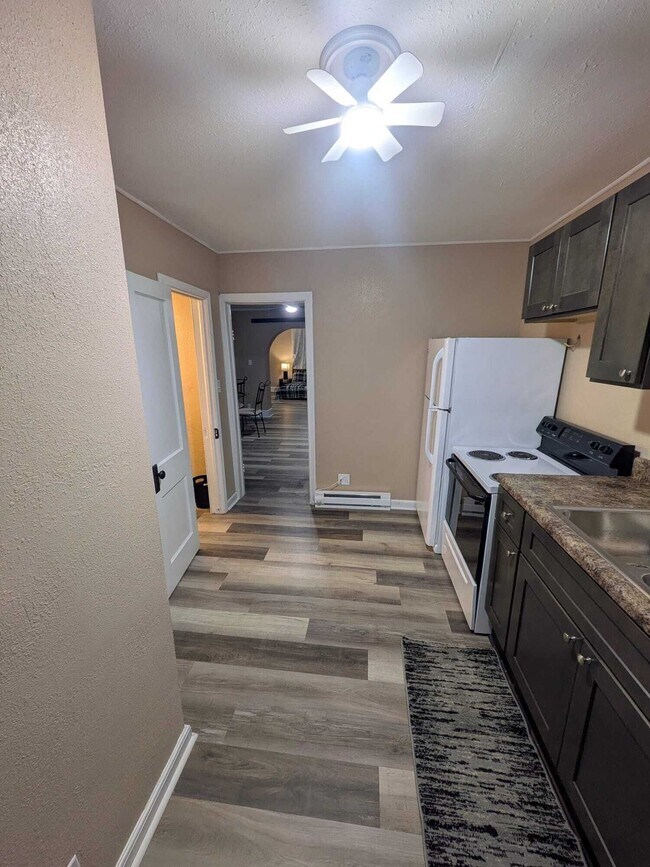 Building Photo - 205 S Walters St