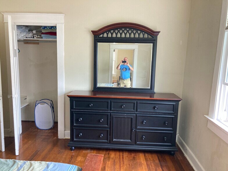 Building Photo - 4320 Jena St